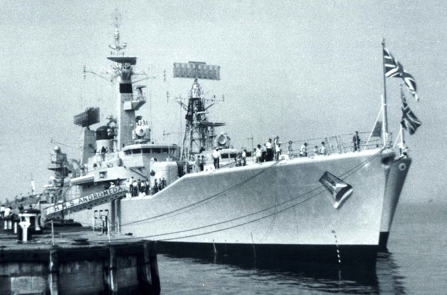 HMS Andromeda (F57) alongside