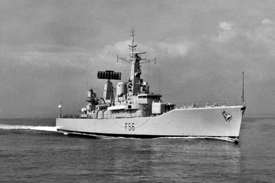 HMS Argonaut (F56) starboard bow view at sea