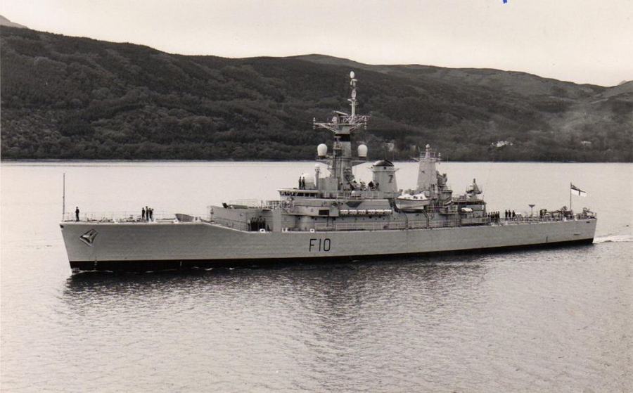 HMS Aurora (F10) profile view showing Ikara fit