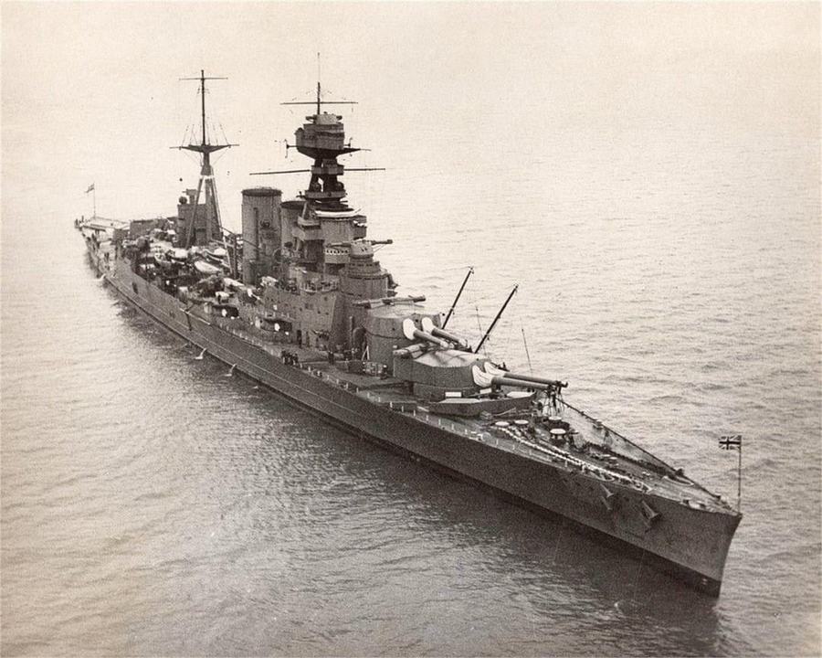 HMS Hood (51)  at sea 1935