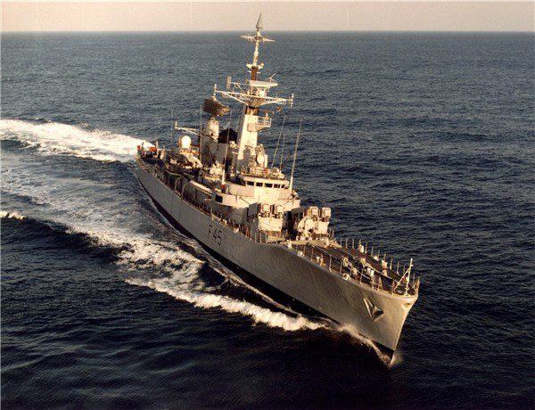 HMS Minerva (F45) Bow view