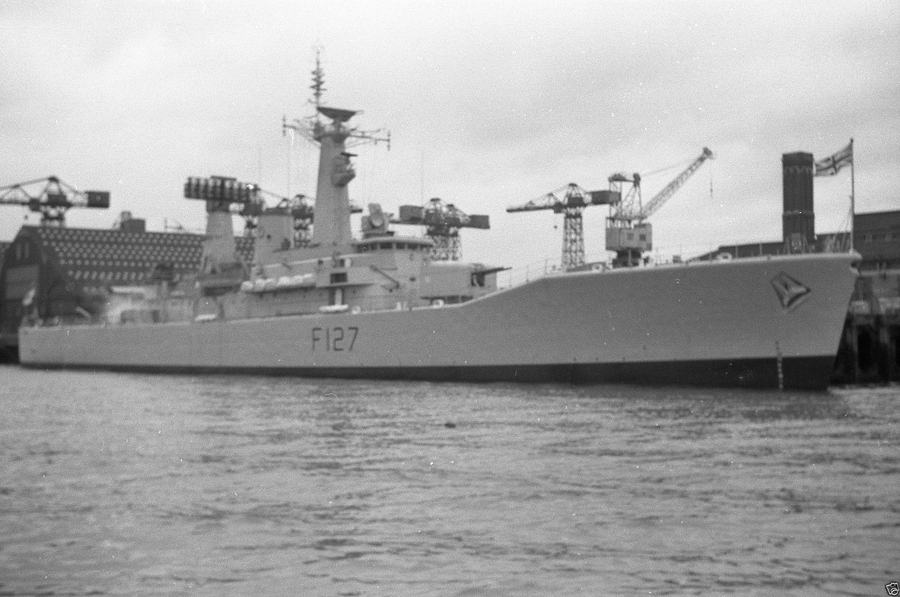 HMS Penelope (F127) alongside